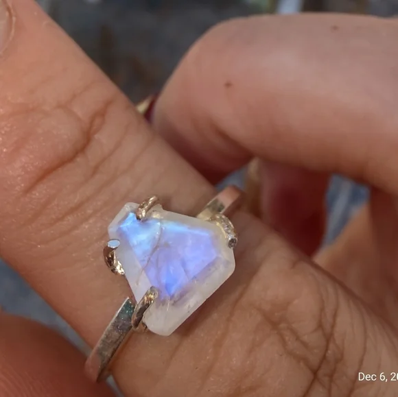 Genuine Moonstone adjustable ring - Picture 5 of 8
